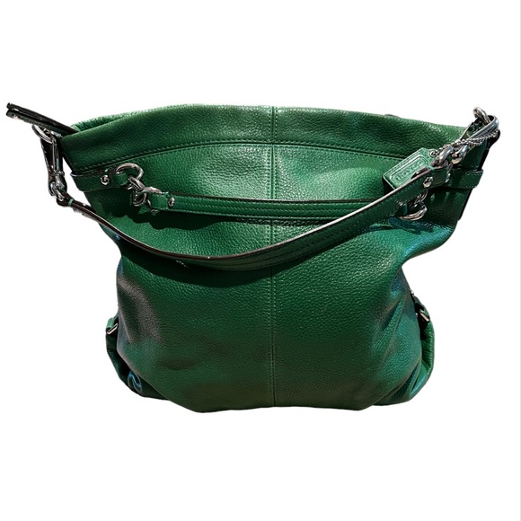 🍏 COACH 🍏 - Picture 2 of 5